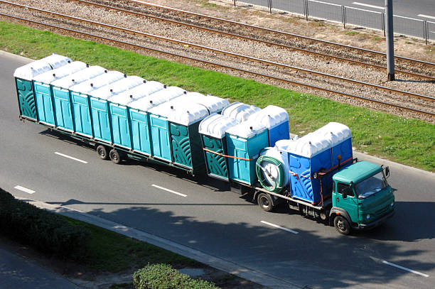 Porta potty delivery and setup in University City, MO